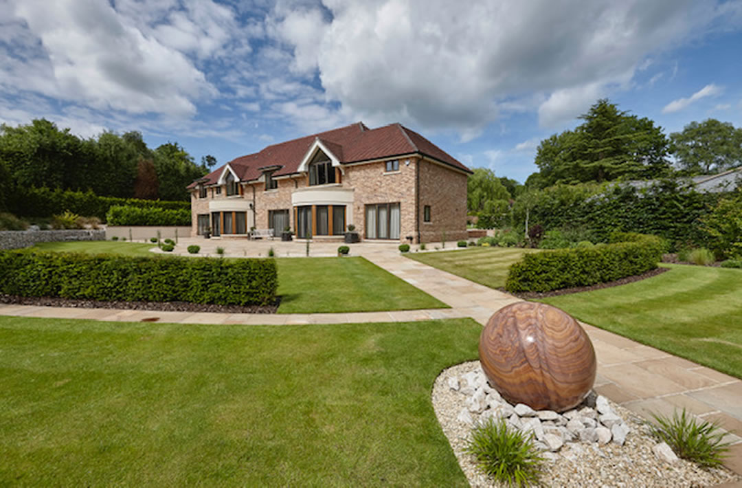 High Quality Distinct New House In HenleyonThames By PJA Williams